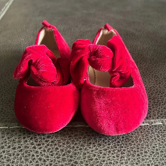 GAP Other - Gap baby shoes size 5